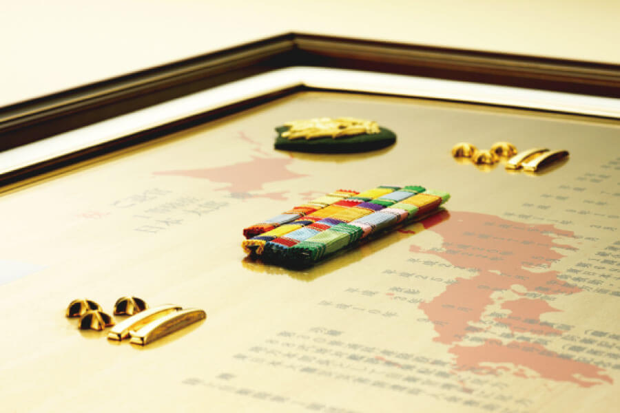 現物の徽章が装飾できます。